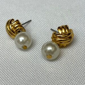 Gold Tone White Round Stud Earrings Metal Imitation Pearl Screw Back Lobe